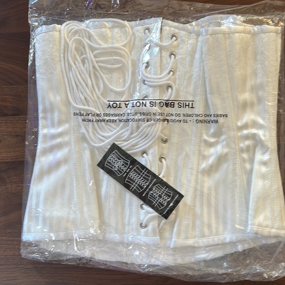 Bustier White Size 30 $200 NWT - Picture 2 of 10